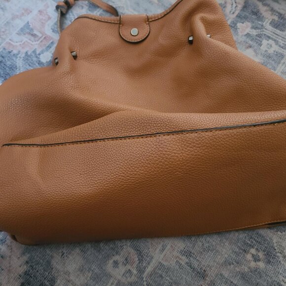 Tan-coloured Pepe Moll shoulde bag with handles and detachable shoulder strap - Picture 10 of 16
